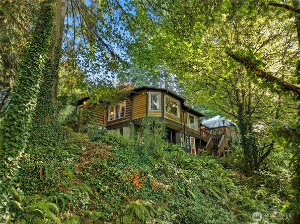 6017 64th Street W, University Place, WA 98467