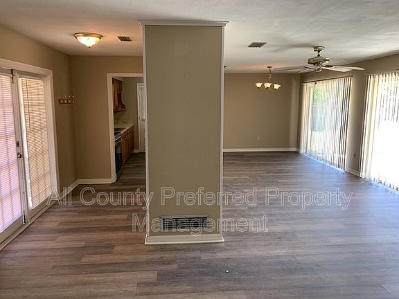 5th image of 935 Bolton Ln
