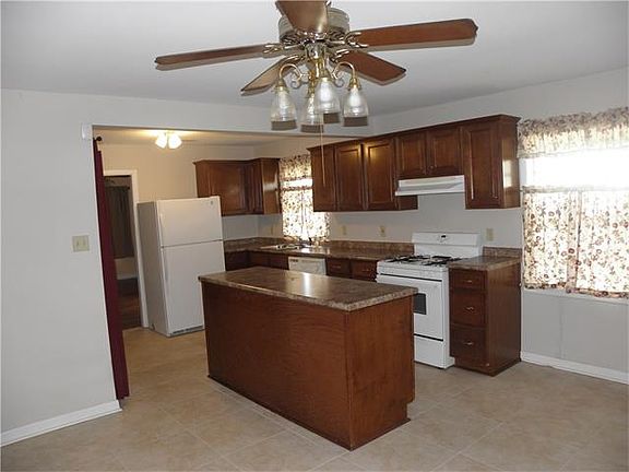 4th image of 1140 Southlawn Blvd
