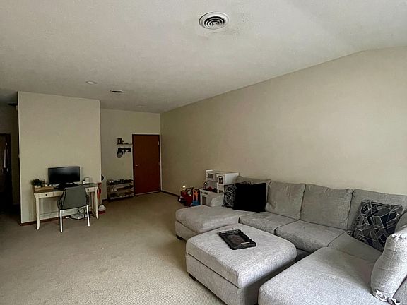 2nd image of 2401 Oxford Dr SE #B