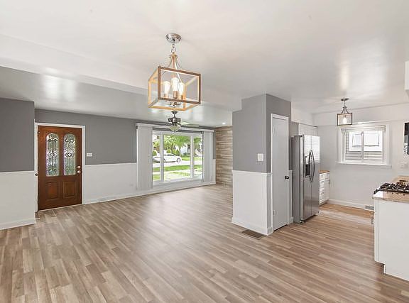 4th image of 7811 W 65th Pl