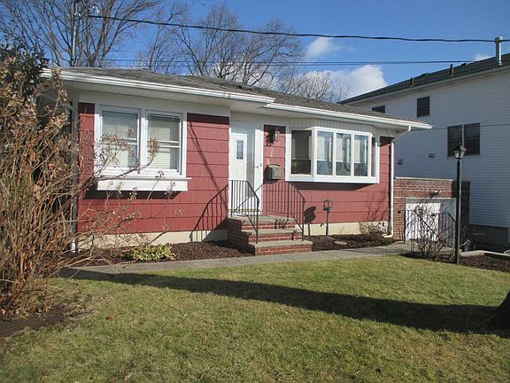 2nd image of 115 Oak Ave