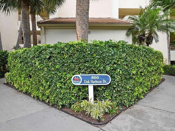 4th image of 833 Oak Harbour Dr