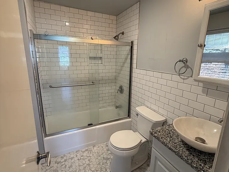 140 Union St #4 — Photo 3