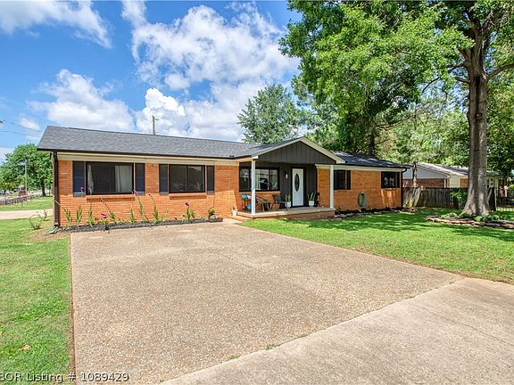 3rd image of 7616 Cheryl Ln
