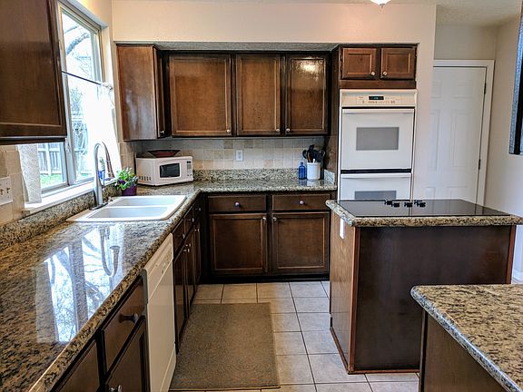 Kitchen, granite counters