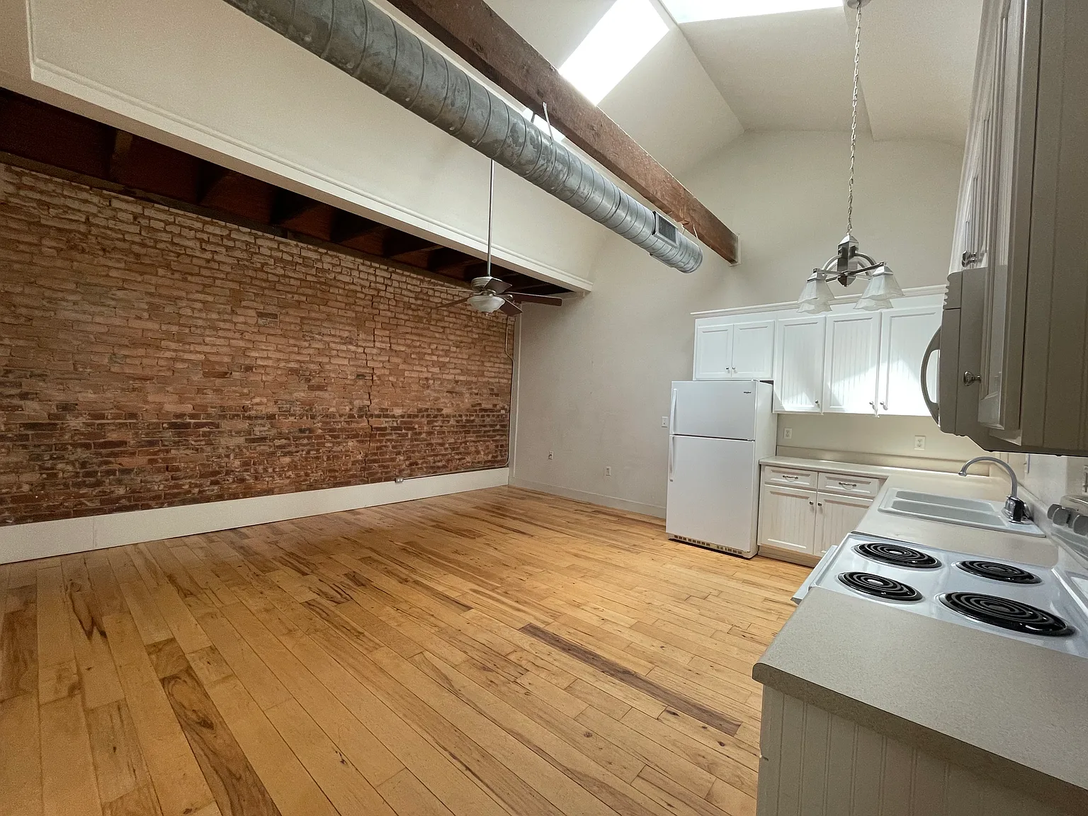 2 bed, 800 sqft, $1,395 — Photo 3