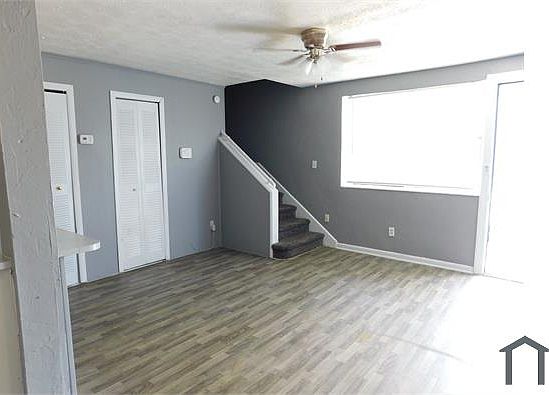 2nd image of 26 W 38th St