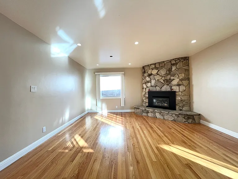 1317 Magnolia Ave — Photo 9