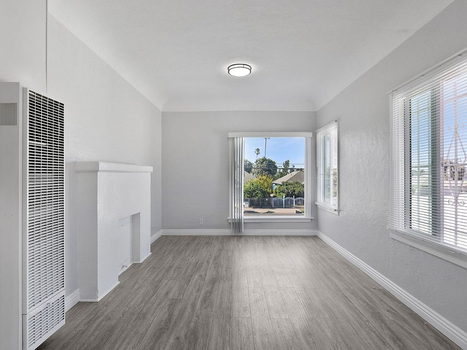 1st image of 531 1/2 W 54th St #3