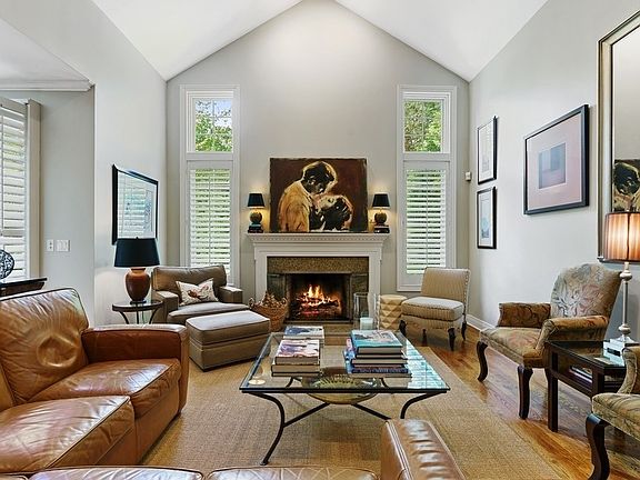5th image of 406 Fox Meadow Dr