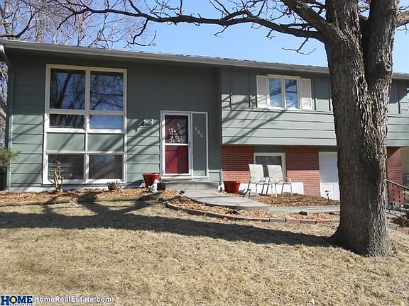 3rd image of 608 W Broadview Dr
