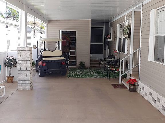 3rd image of 325 Janet Ln