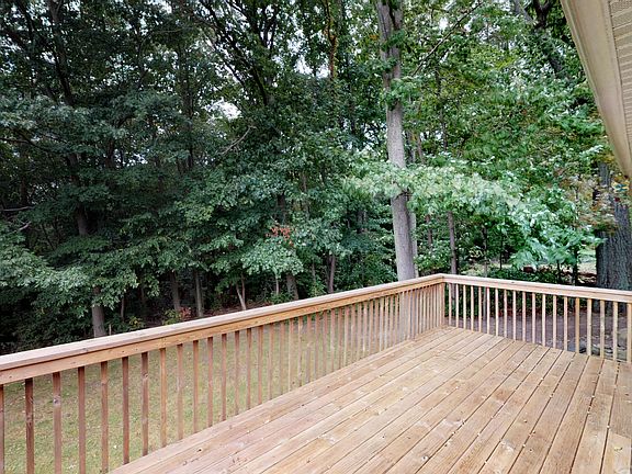 3rd image of 6293 Samrick Ave NE