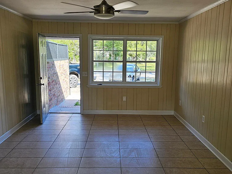 498 S Willow St #1 — Photo 6