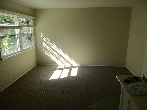 3rd image of 1240 1/4 S Westgate Ave