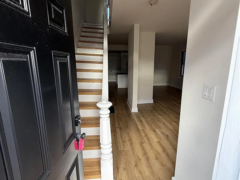 56 W North St — Photo 4