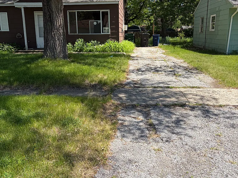 2229 Warrick St — Photo 3