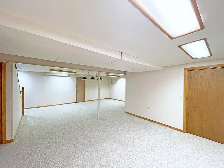 1528 E Bailey Rd — Photo 24