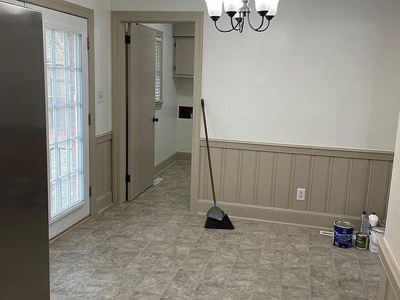 5th image of 203 Nichols Dr