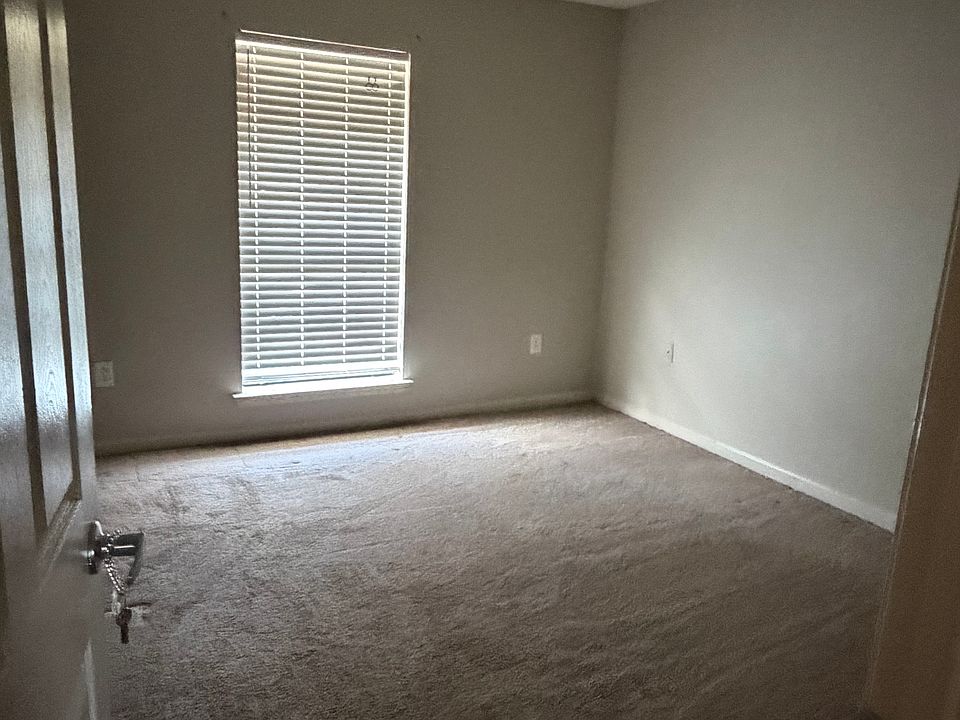 1st image of 987 Rushing Rd #2