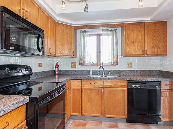 5th image of 1480 Jefferson St APT 301