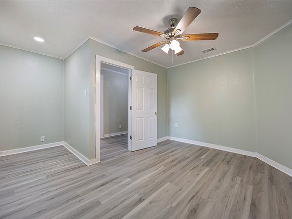 5th image of 4305 Templeton St