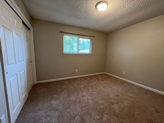 5th image of 3525 Gardenia St