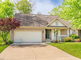 1702 Southpointe Cir NE, Canton, OH 44714