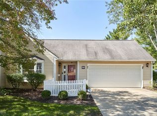 890 Briarcliff Ct #B, Akron, OH
