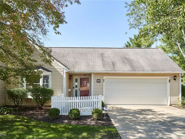 890 Briarcliff Ct #B, Akron, OH 44313