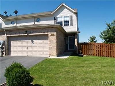 2nd image of 2595 Gillian Ln