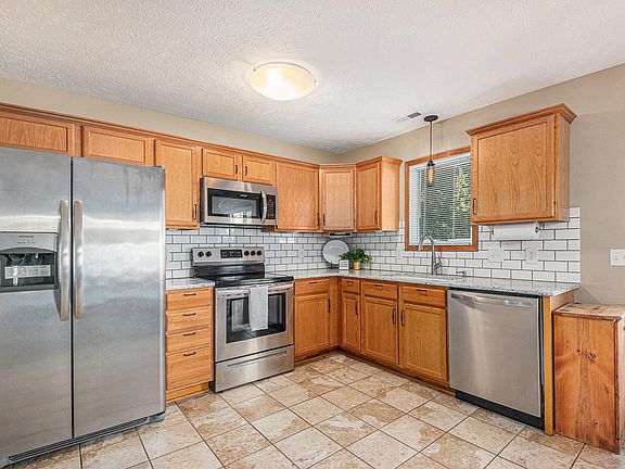 3rd image of 3320 Avenue D