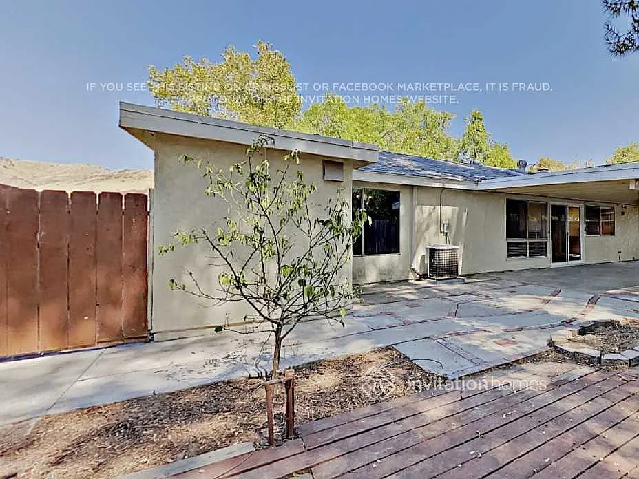 20932 Shine Dr Saugus, CA 91350 — Photo 4