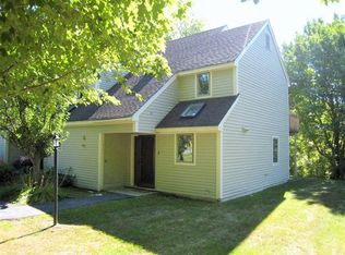 31 Linwood Rd, Freeport, ME 04032