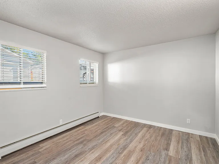 Summit View Apartments — Photo 19