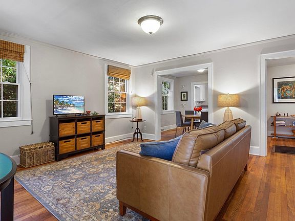 3rd image of 306 W Park Ave