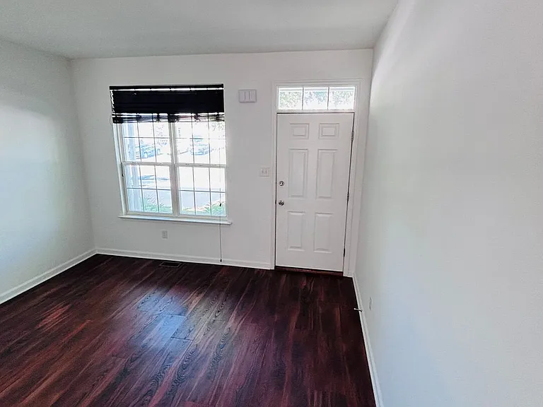 1011 King Way — Photo 5