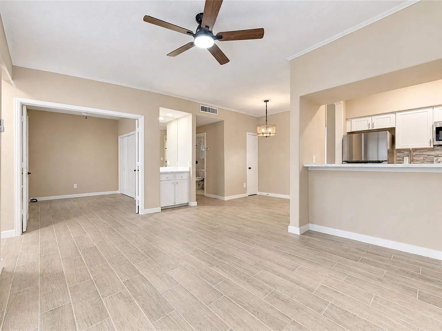 1 bed, 1.0 bath, 935 sqft, $1,550 — Photo 4