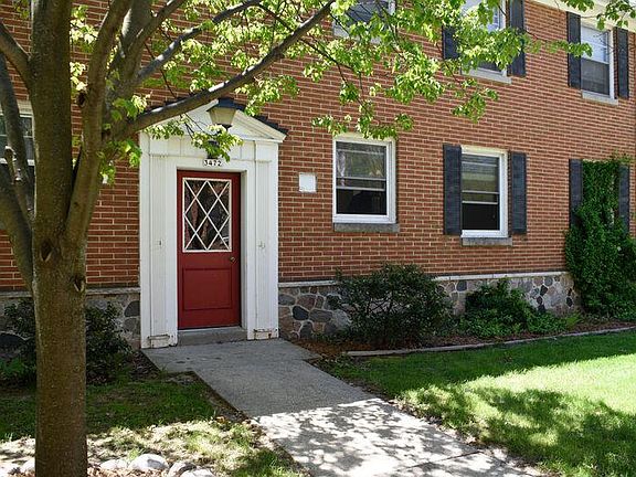 3rd image of 3472 N Dousman St