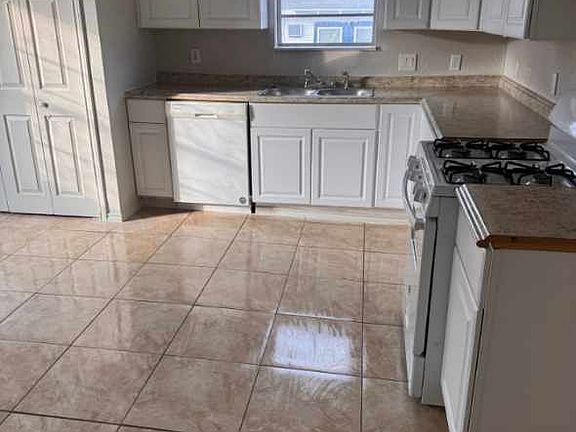 4th image of 709 N Chandler Ave