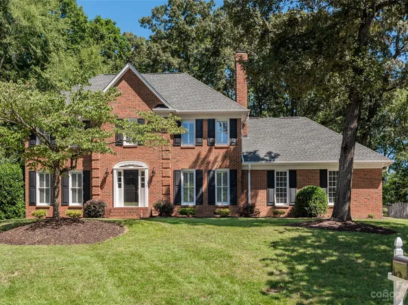 7155 Fairhill Pl, Charlotte, NC 28270