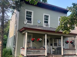 42 Downer St FLOOR 2, Baldwinsville, NY 13027