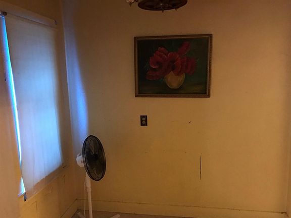 5th image of 4524 Parker Ave