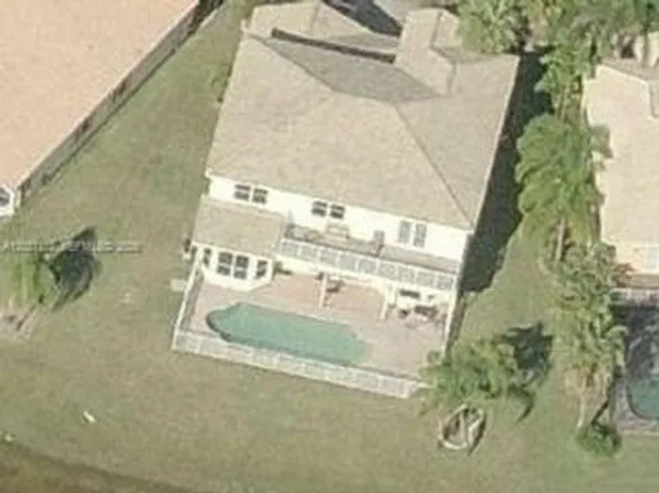 17958 SW 36th St, Hollywood, FL 33029