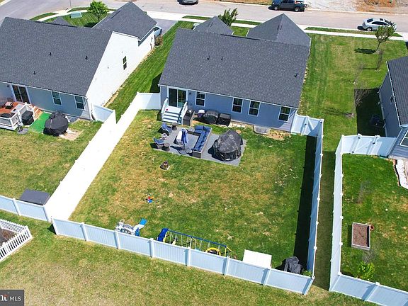 4th image of 28 Boothbay Dr