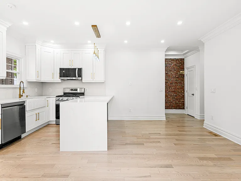 70 E Passaic St #1A — Photo 49