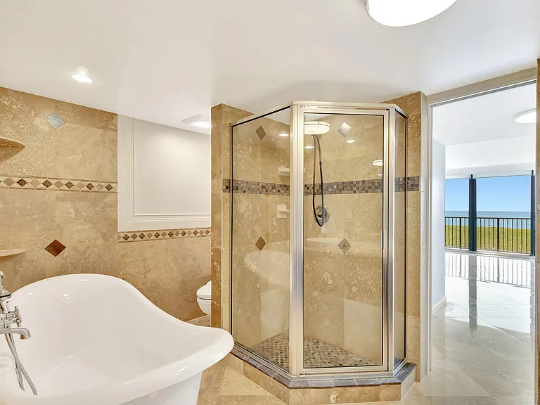 400 Beach Rd #103 — Photo 16
