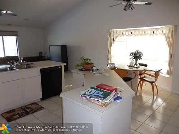 4th image of 1120 NW 101st Way