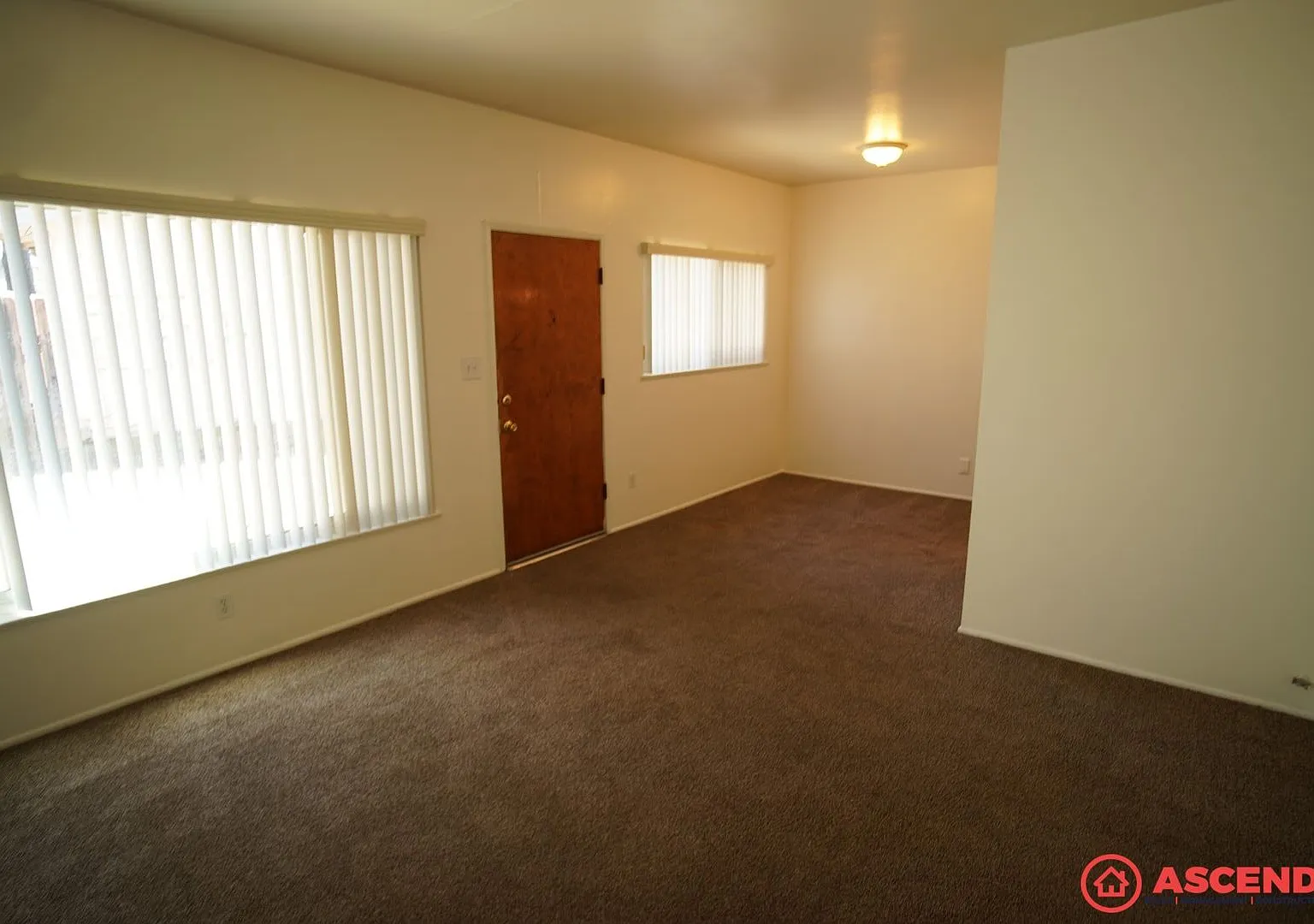 250 Goodman St — Photo 2